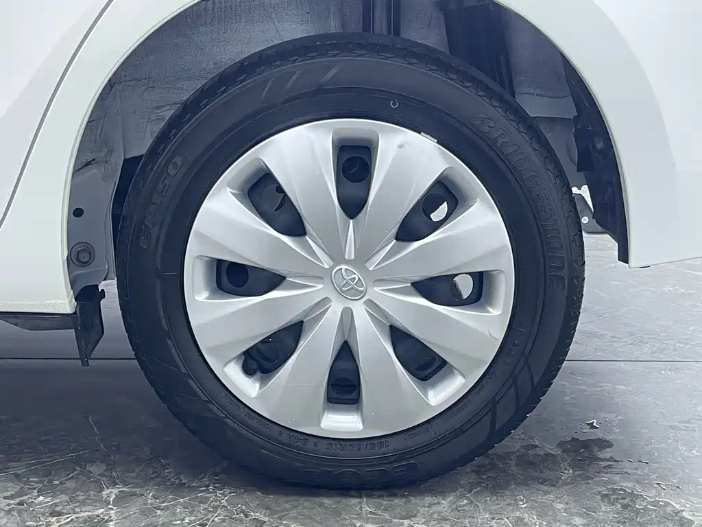 Toyota Yaris L
