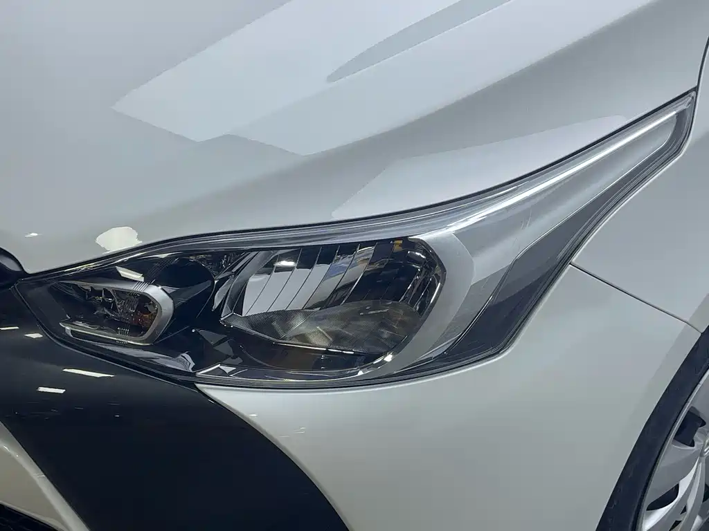 Toyota Yaris L