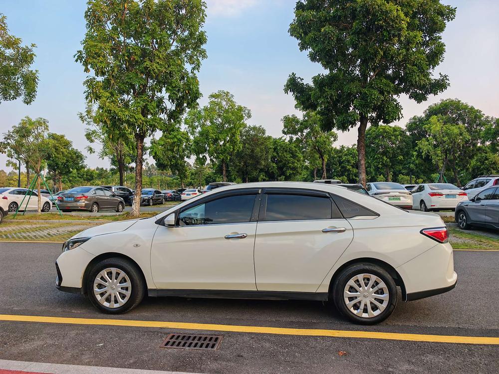 Venucia Venucia D60 EV
