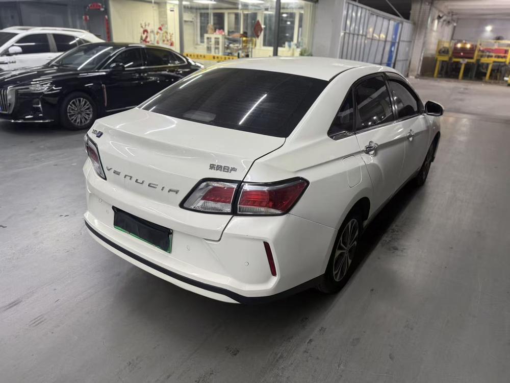 Venucia Venucia D60 EV