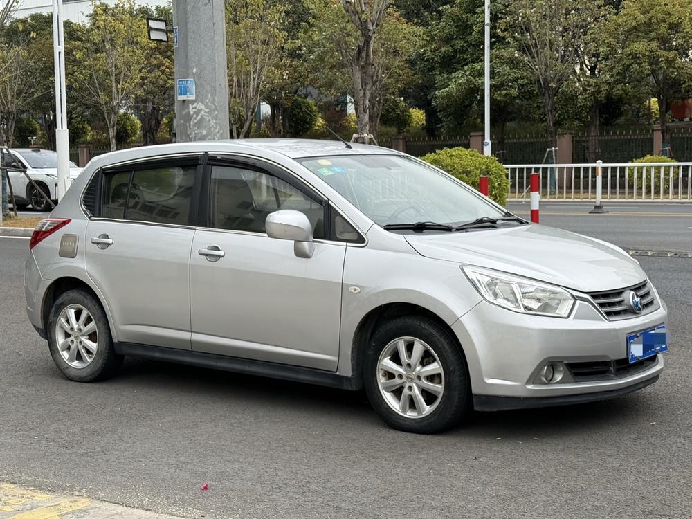 Venucia Venucia R50