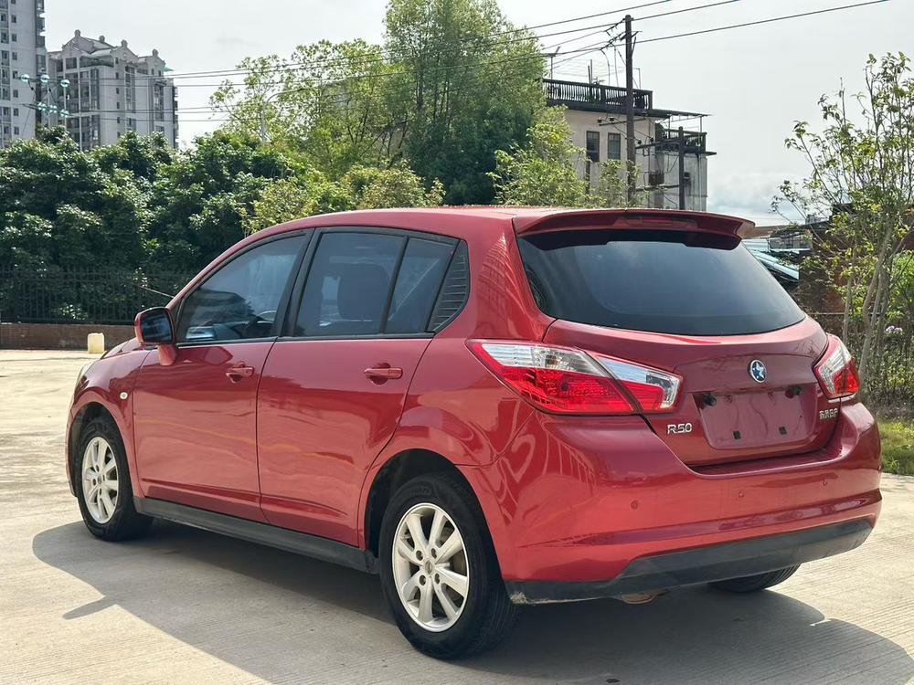 Venucia Venucia R50