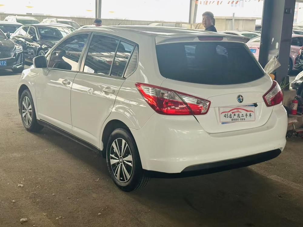 Venucia Venucia R50
