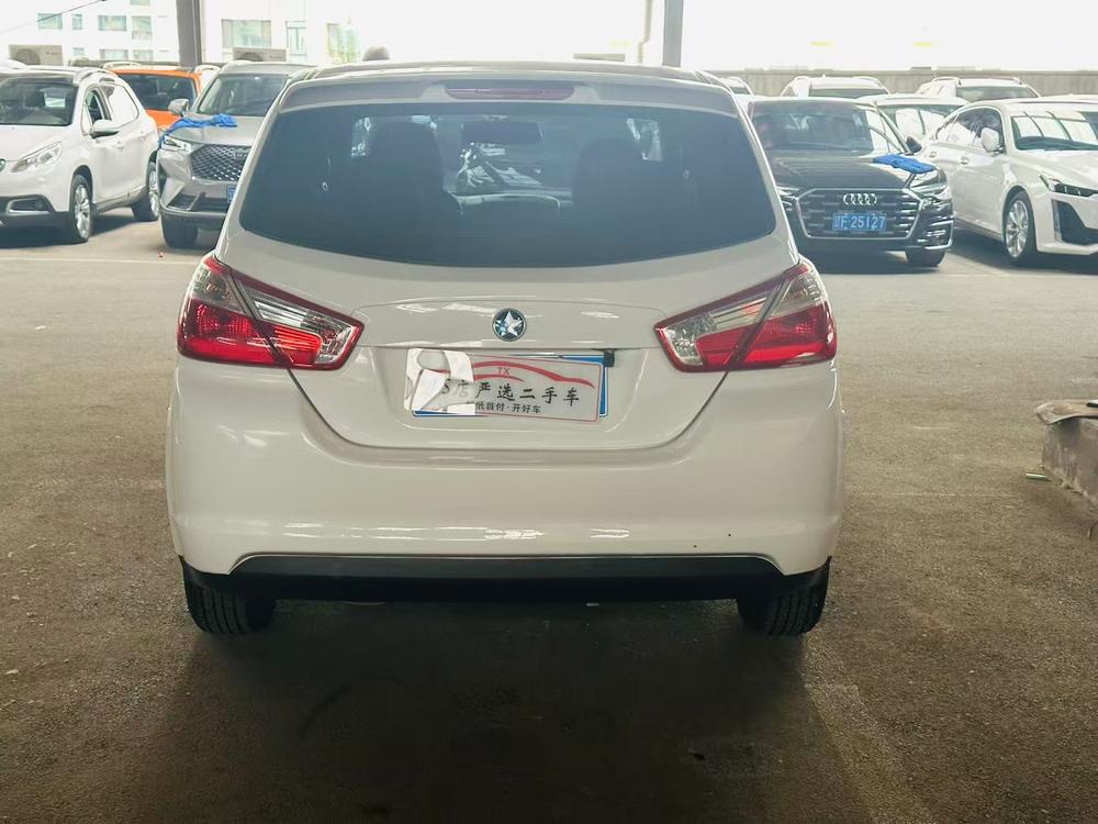 Venucia Venucia R50