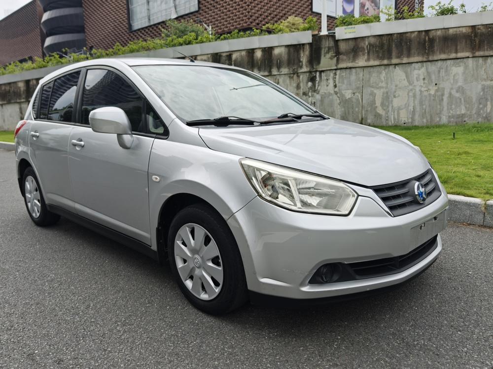 Venucia Venucia R50