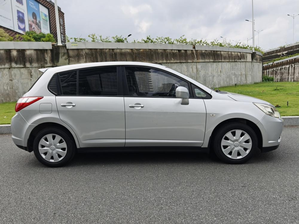 Venucia Venucia R50