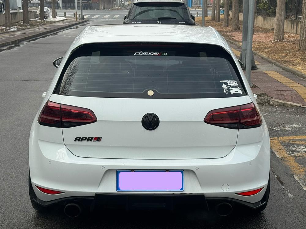 Volkswagen Golf GTI