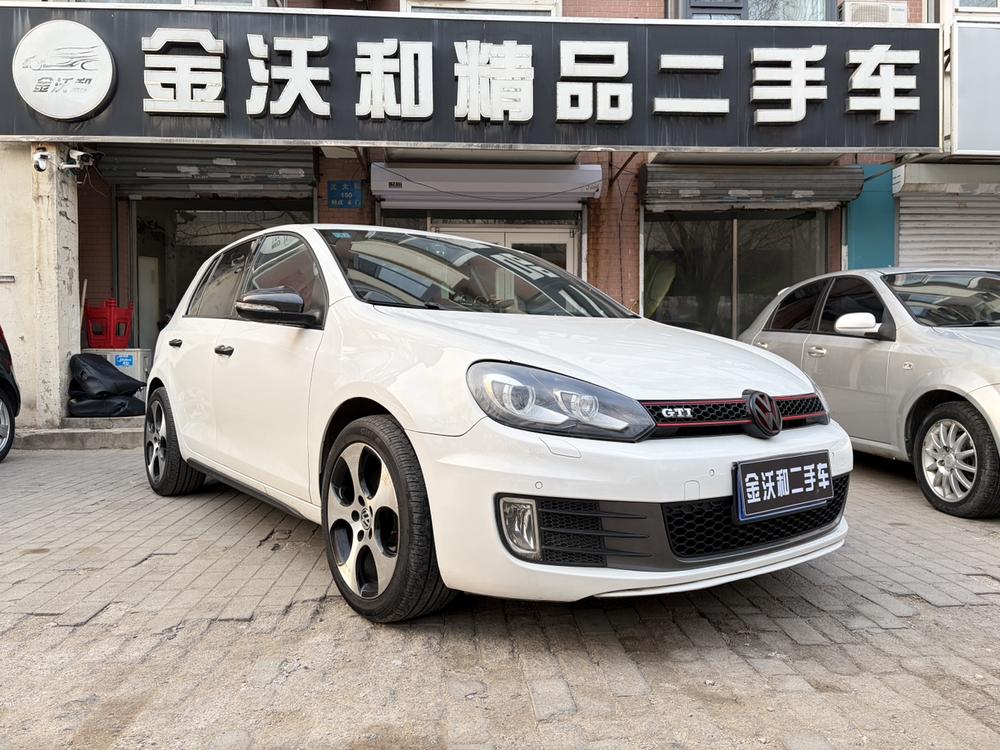 Volkswagen Golf GTI