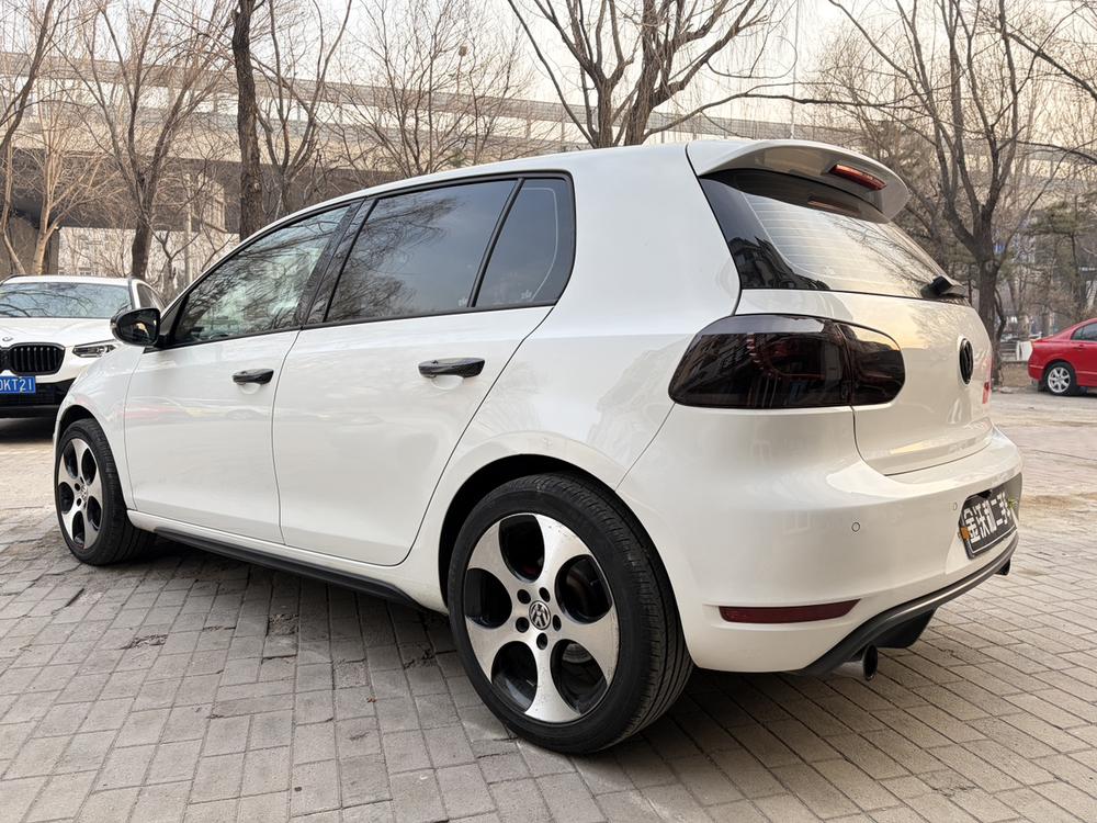 Volkswagen Golf GTI