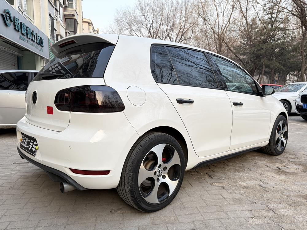 Volkswagen Golf GTI