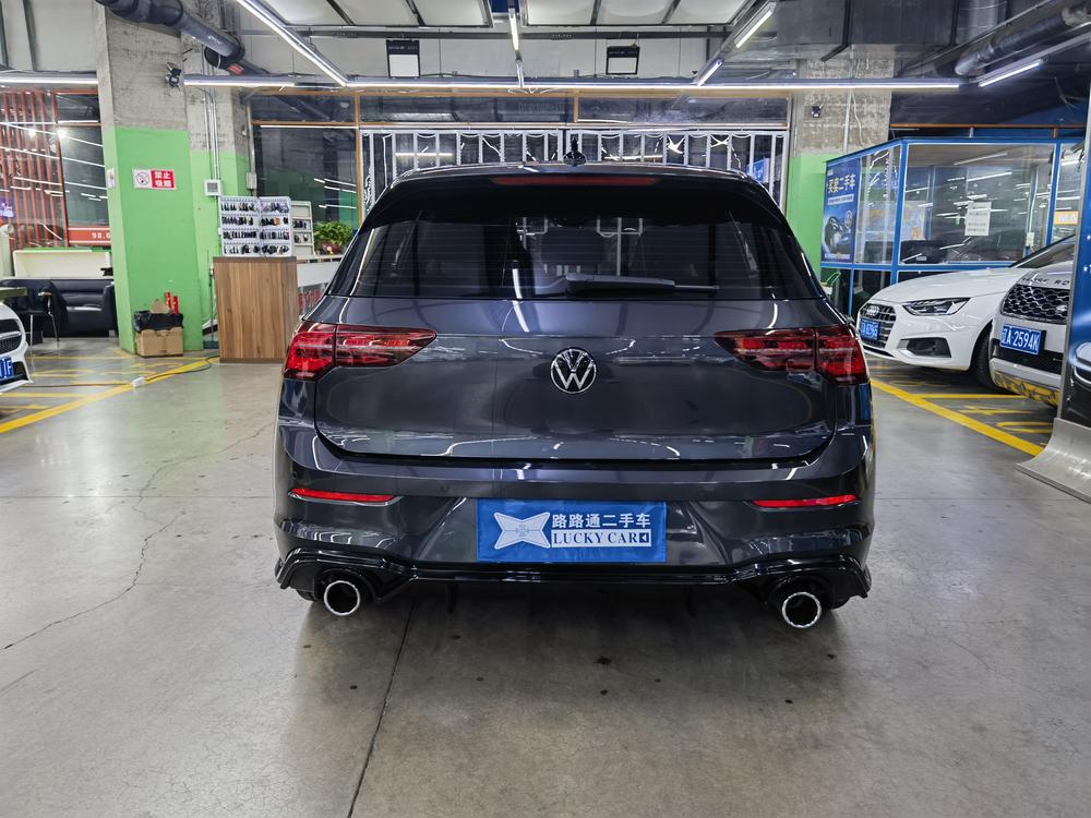 Volkswagen Golf GTI