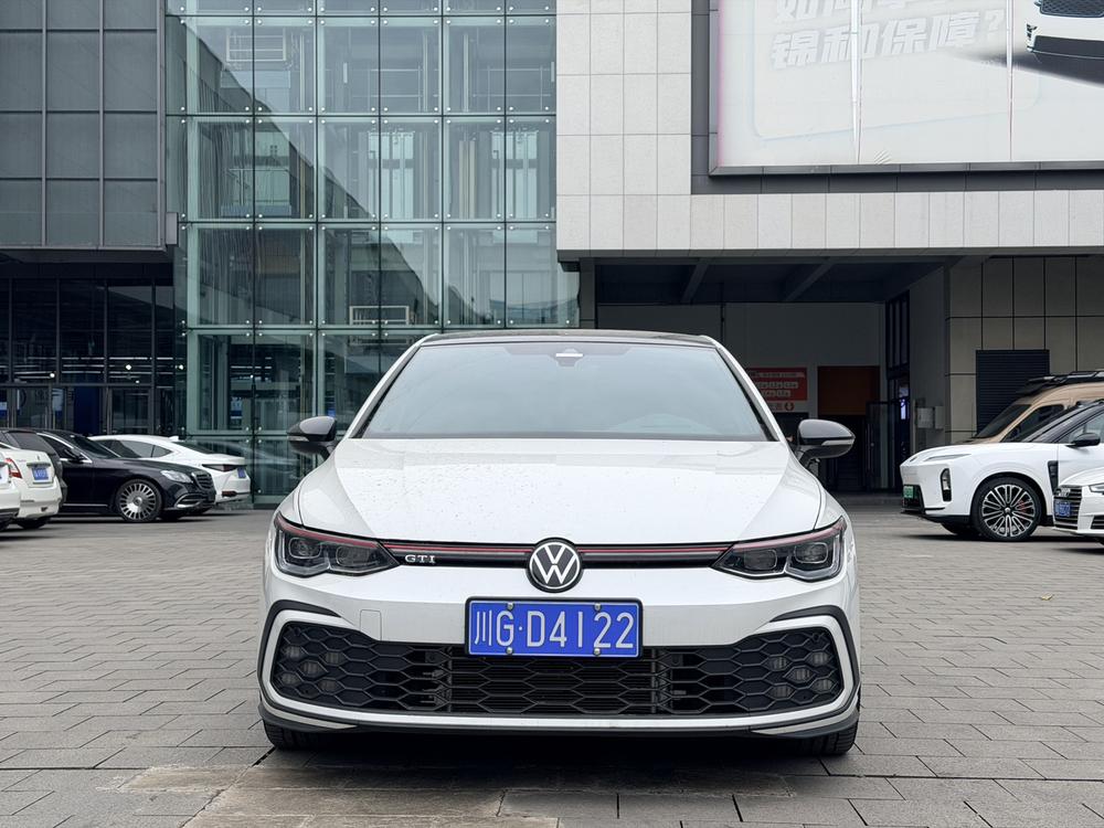 Volkswagen Golf GTI