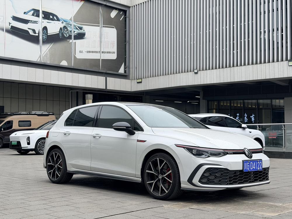 Volkswagen Golf GTI
