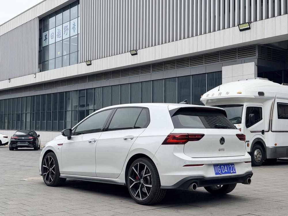 Volkswagen Golf GTI