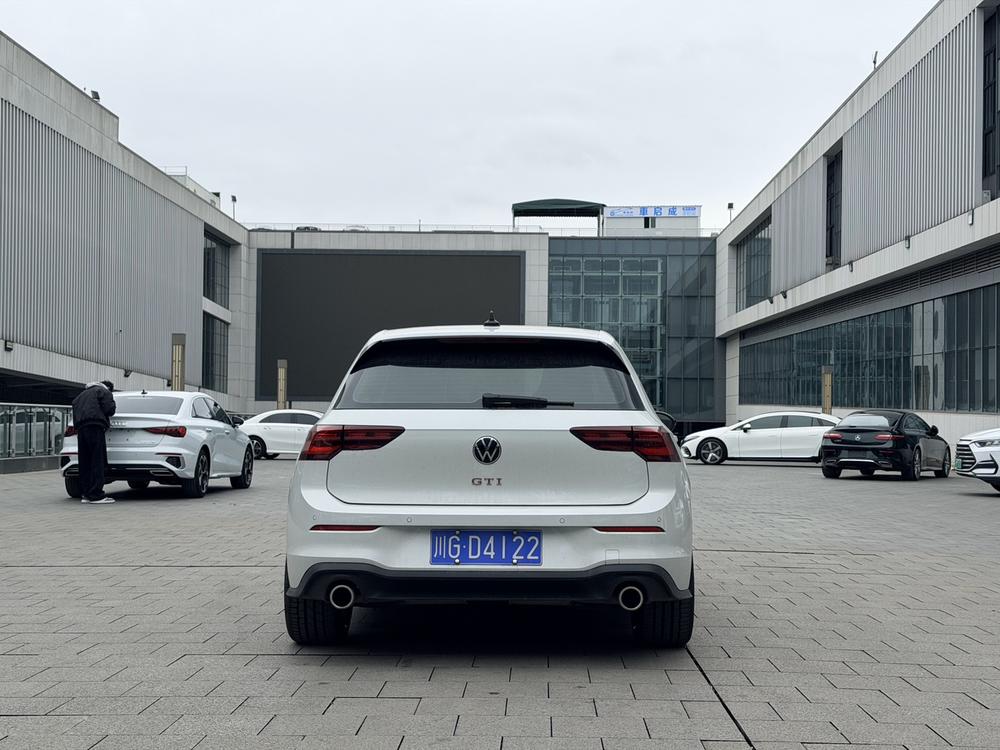 Volkswagen Golf GTI