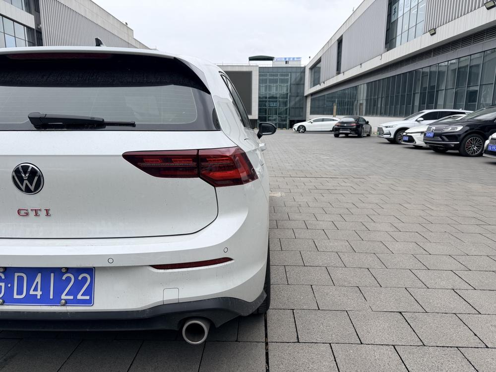 Volkswagen Golf GTI