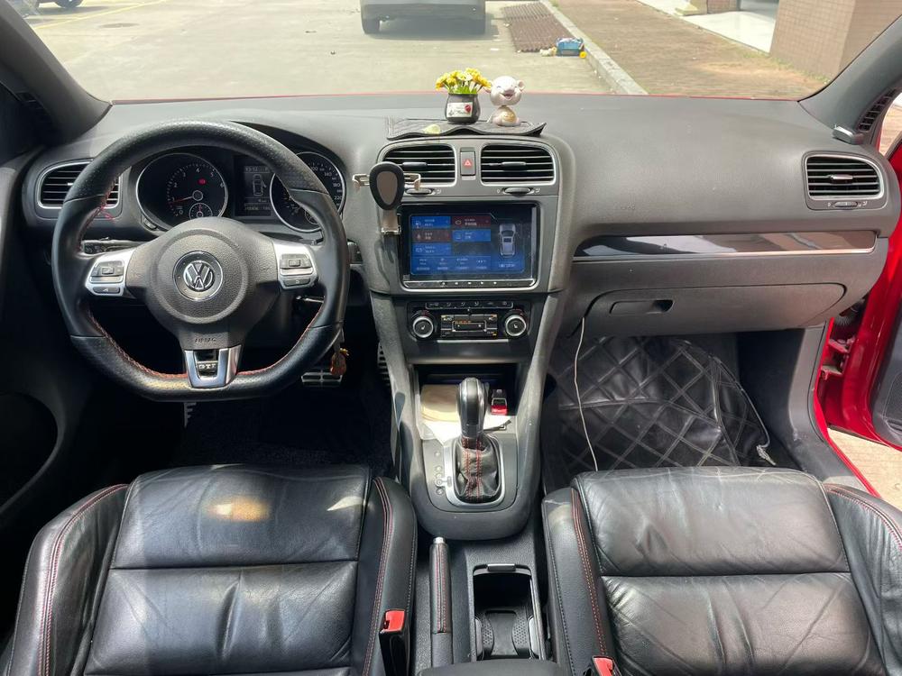 Volkswagen Golf GTI