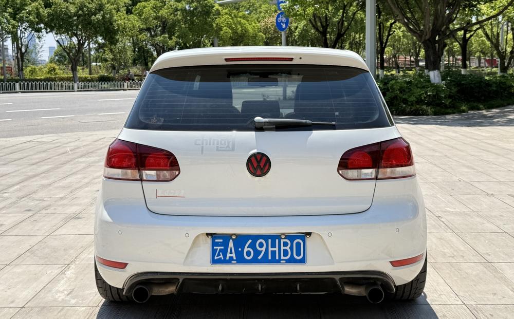 Volkswagen Golf GTI