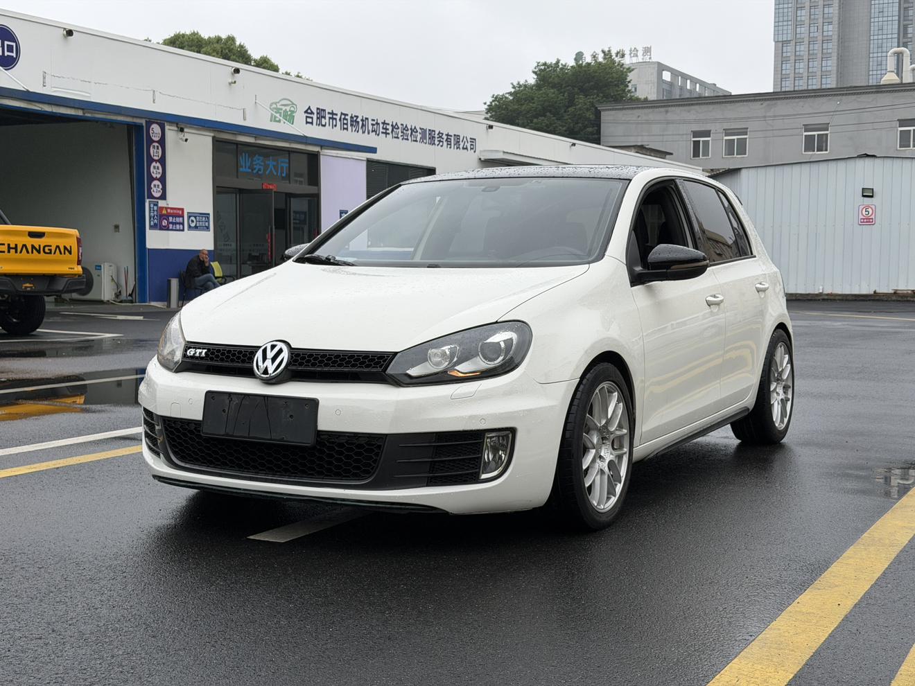 Volkswagen Golf GTI
