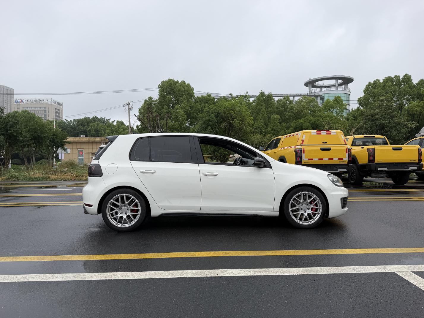 Volkswagen Golf GTI