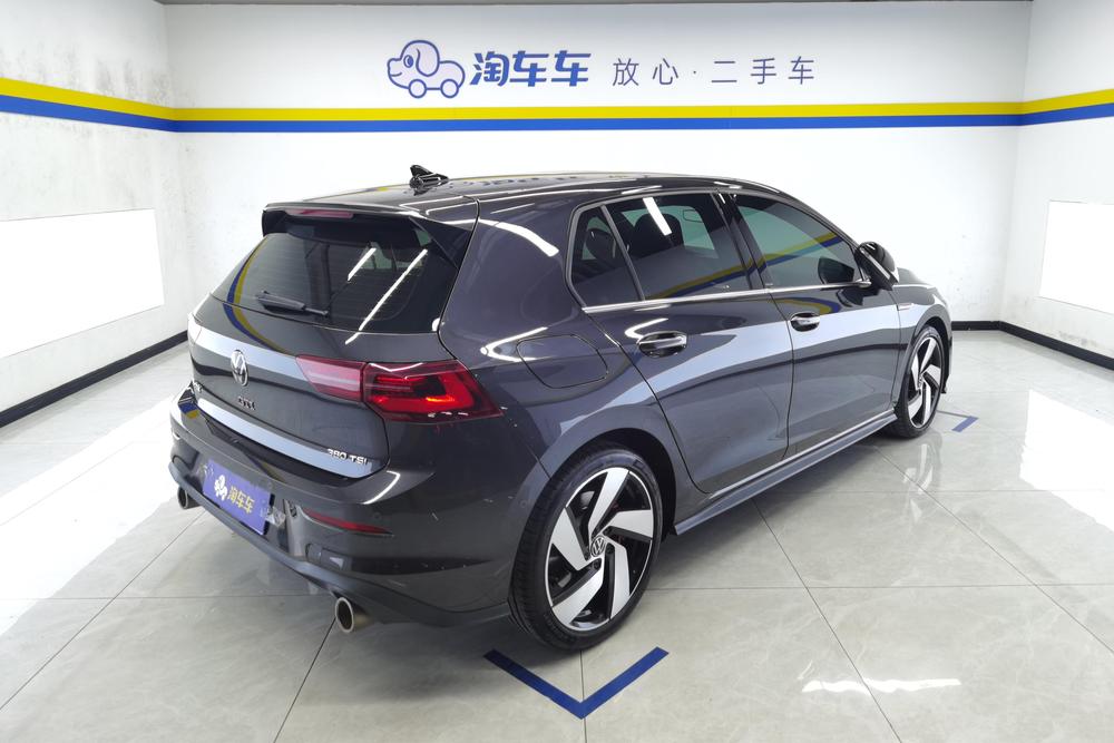 Volkswagen Golf GTI
