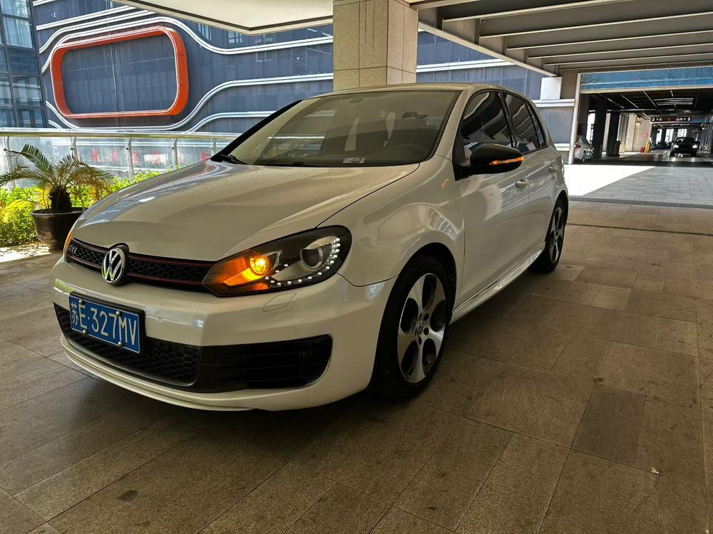 Volkswagen Golf GTI