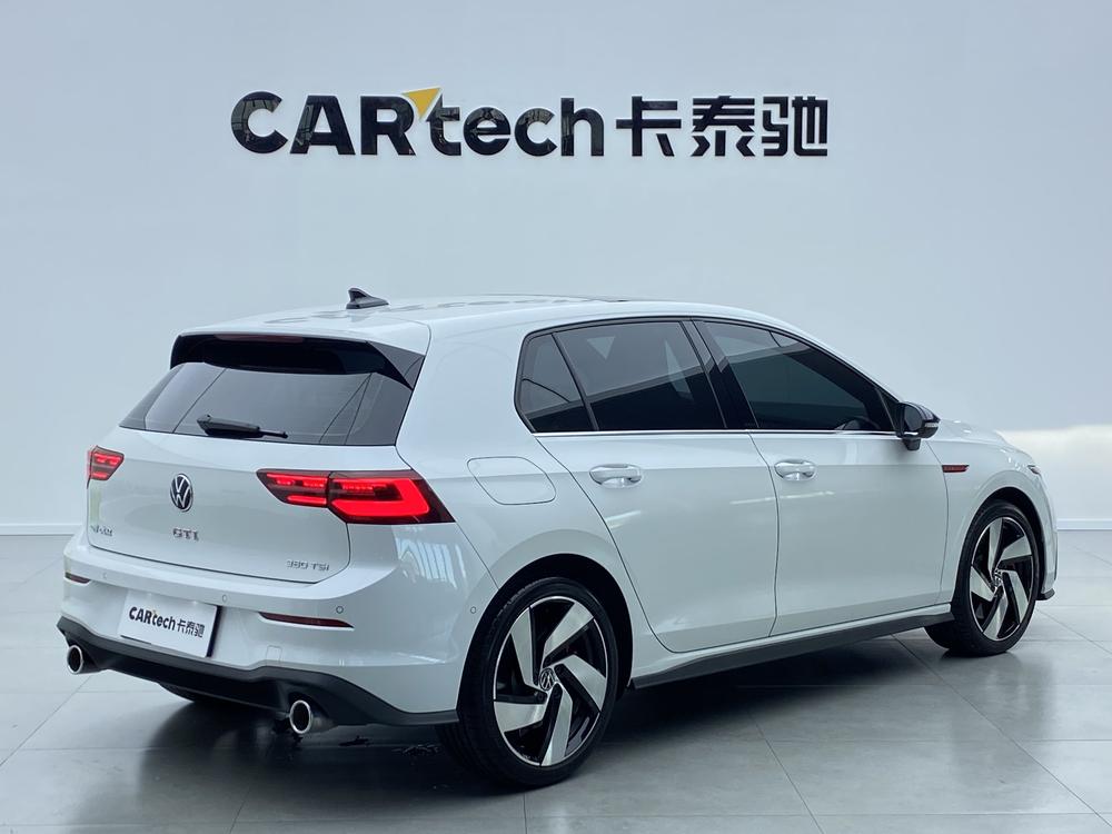 Volkswagen Golf GTI
