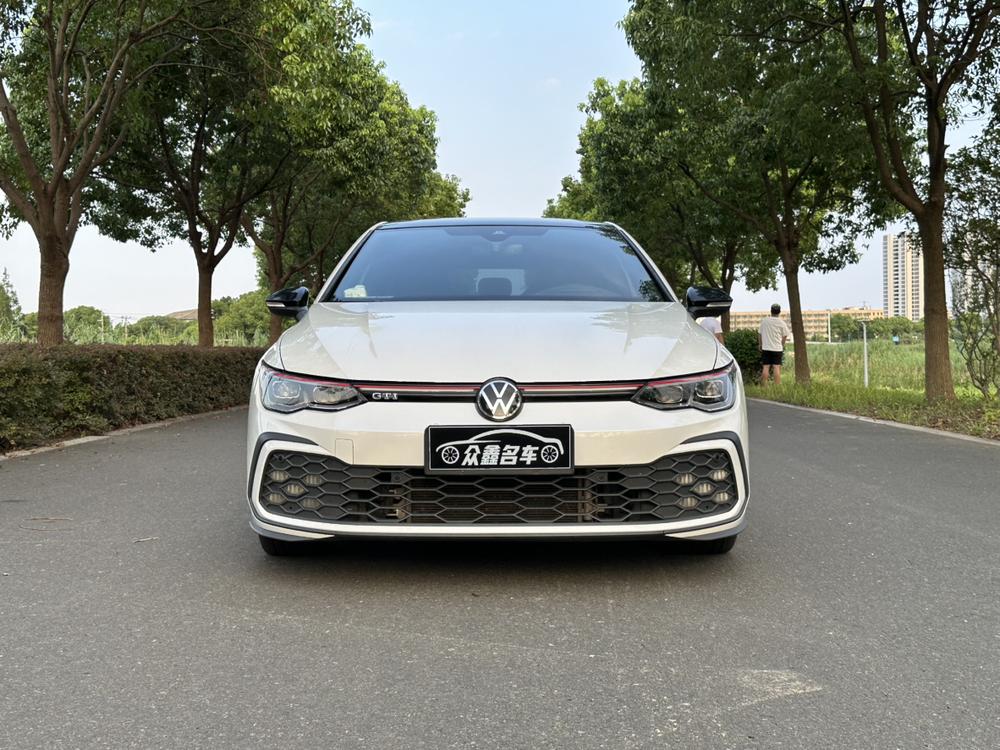 Volkswagen Golf GTI