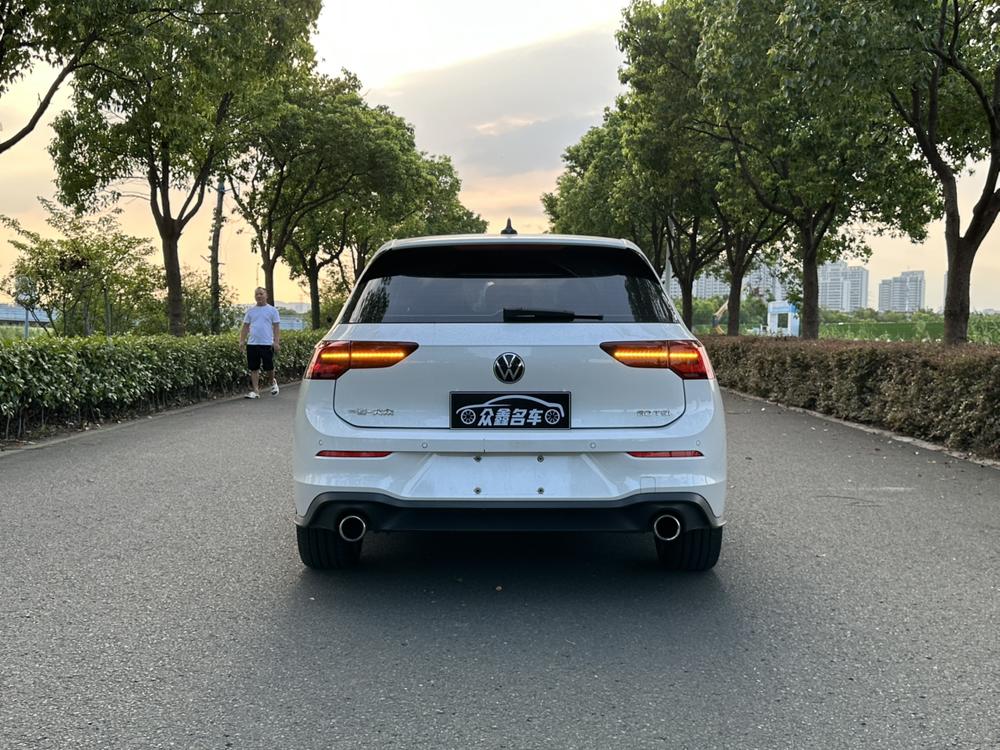 Volkswagen Golf GTI