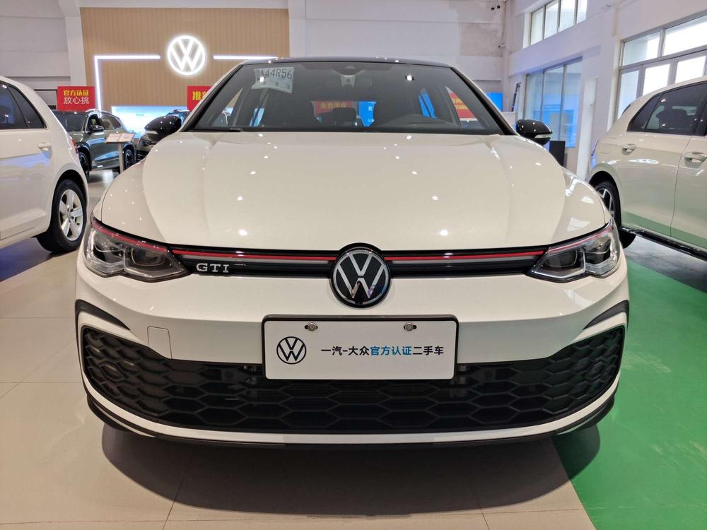 Volkswagen Golf GTI