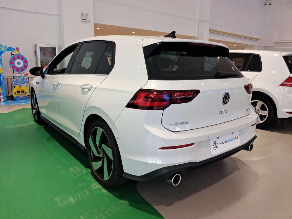 Volkswagen Golf GTI