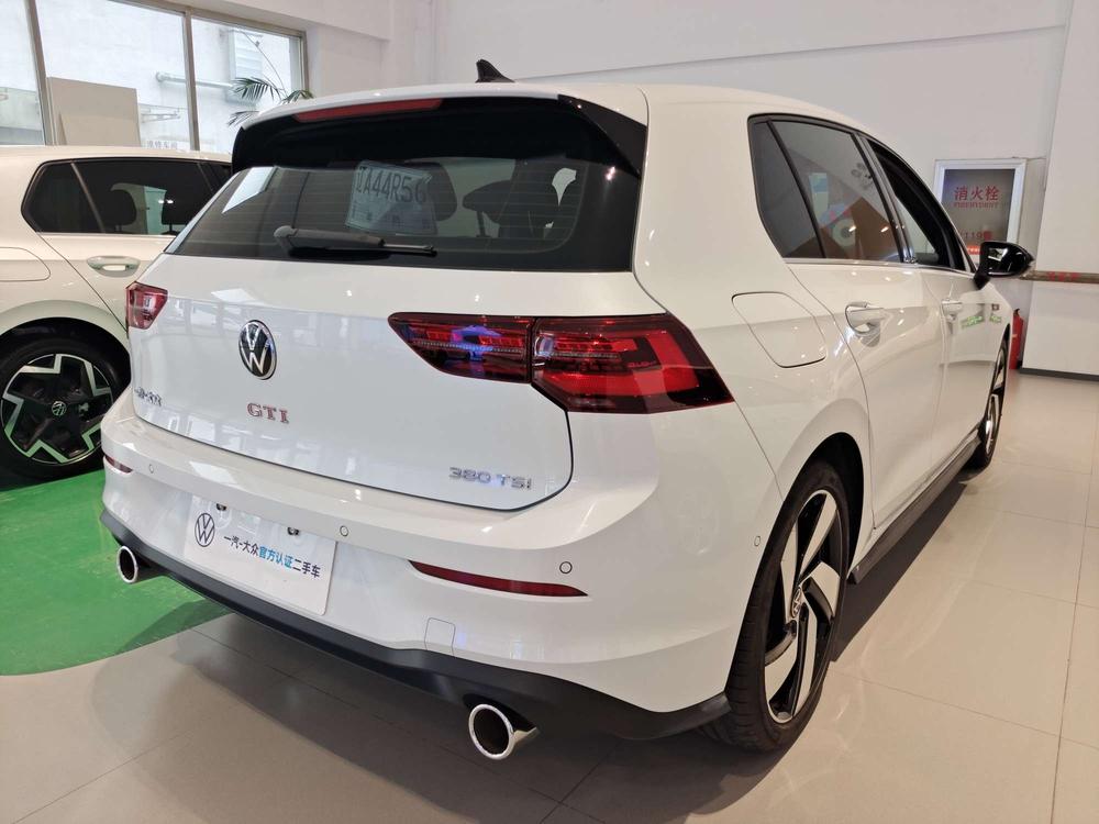 Volkswagen Golf GTI