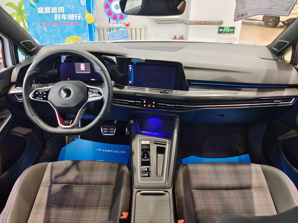 Volkswagen Golf GTI
