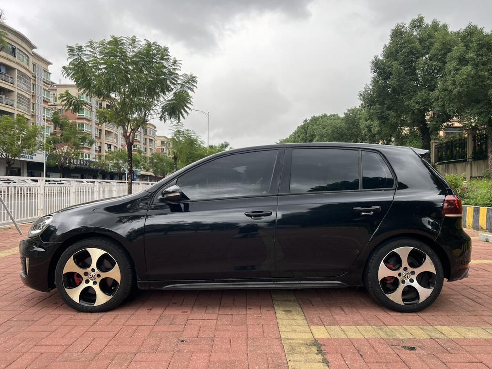 Volkswagen Golf GTI