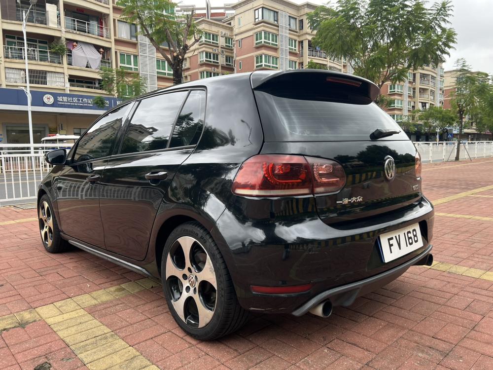 Volkswagen Golf GTI