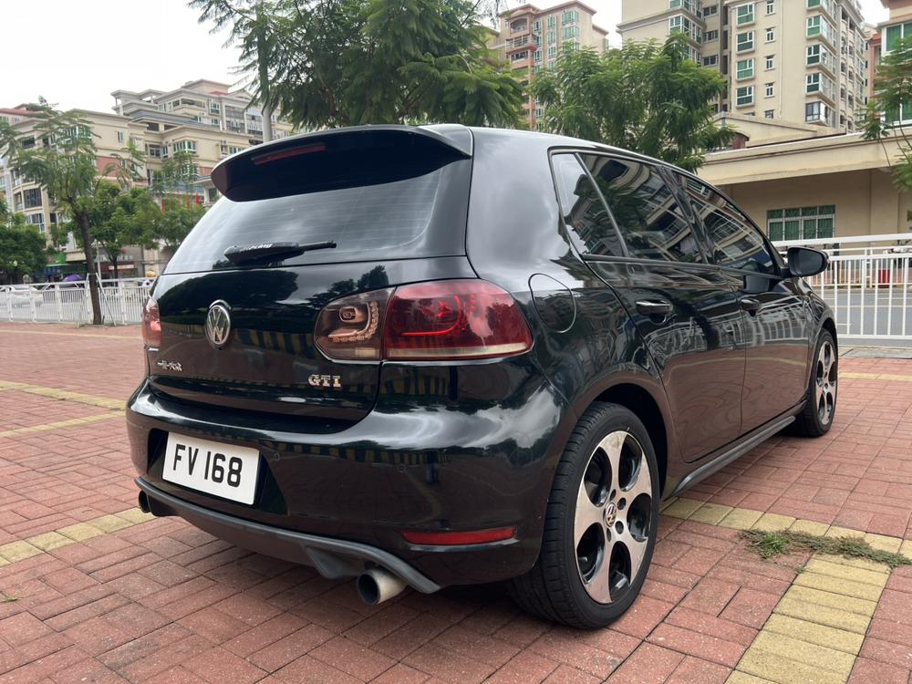 Volkswagen Golf GTI