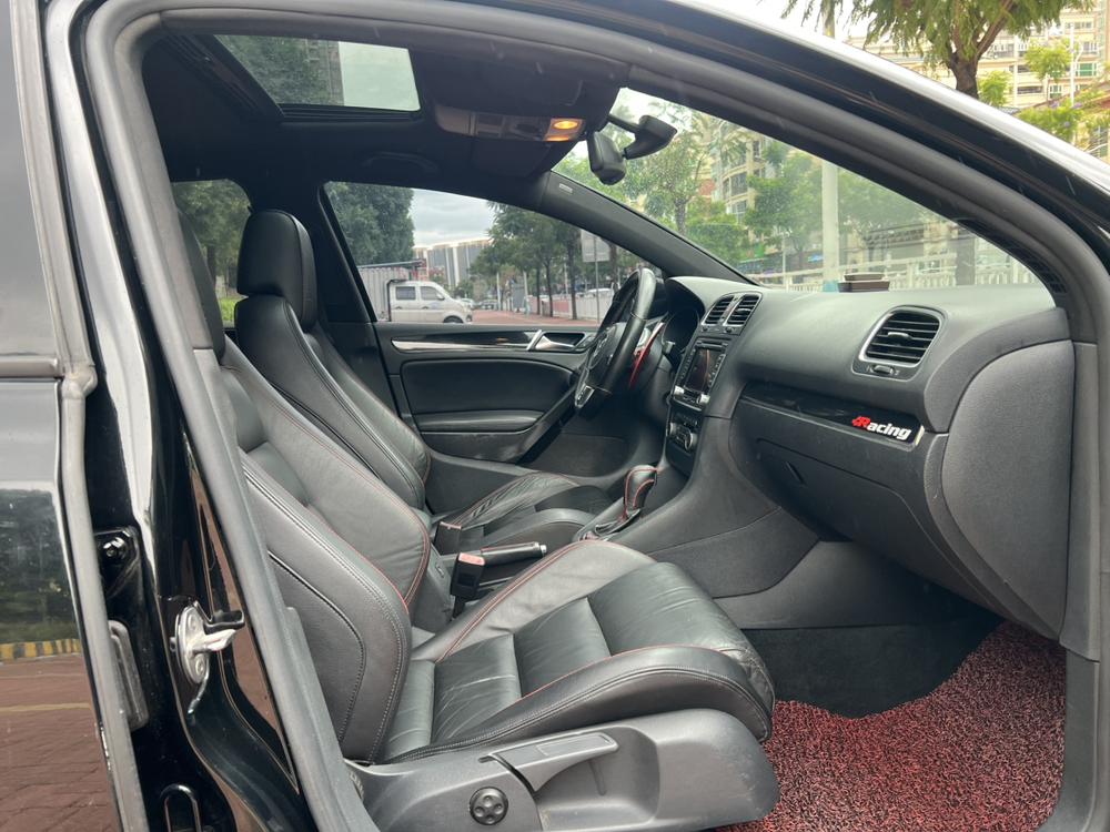Volkswagen Golf GTI