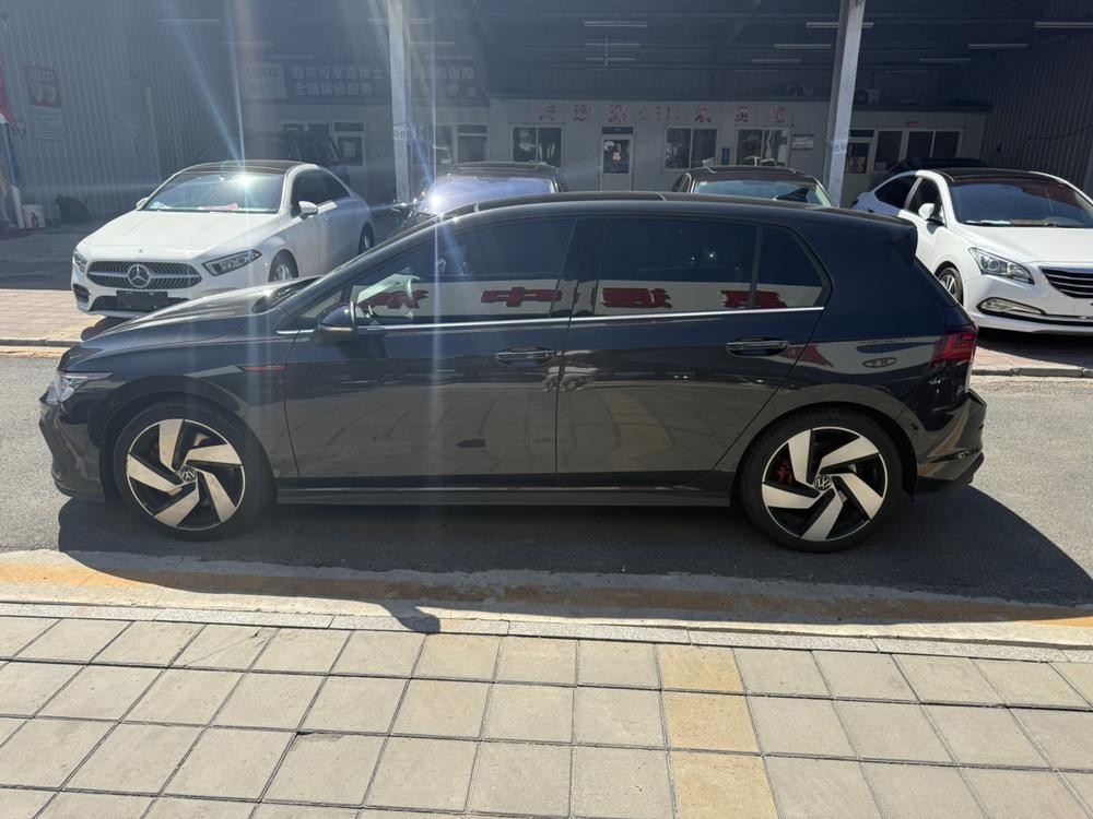 Volkswagen Golf GTI