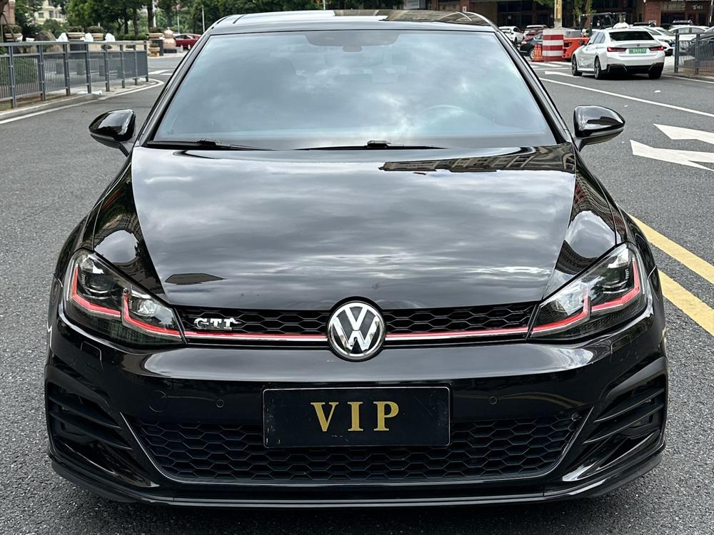 Volkswagen Golf GTI