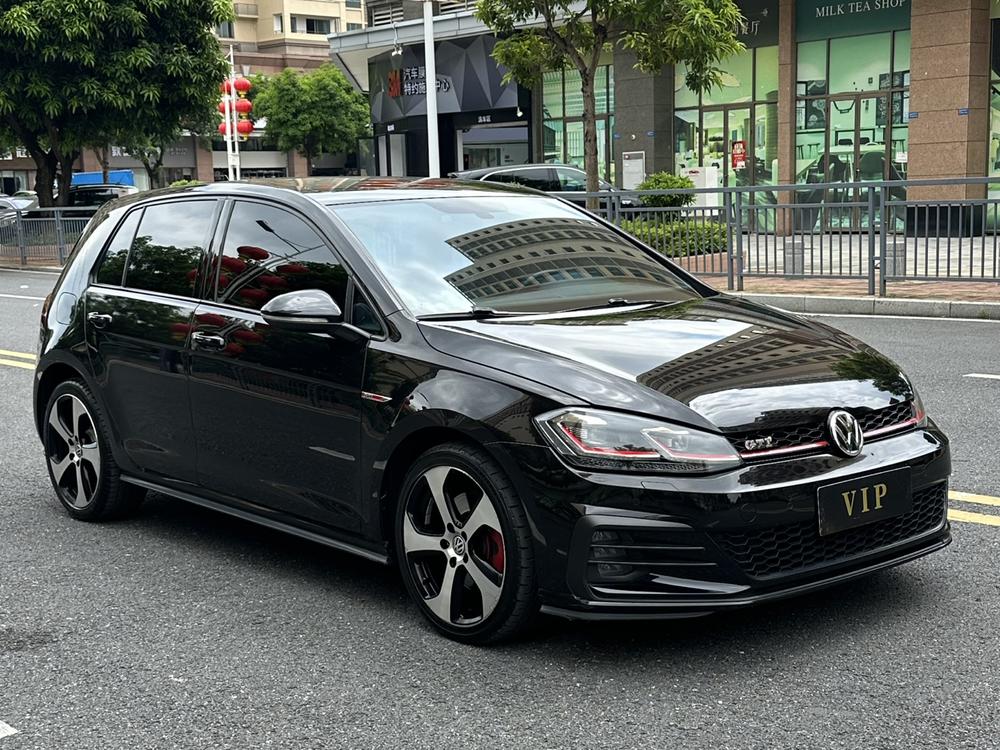 Volkswagen Golf GTI