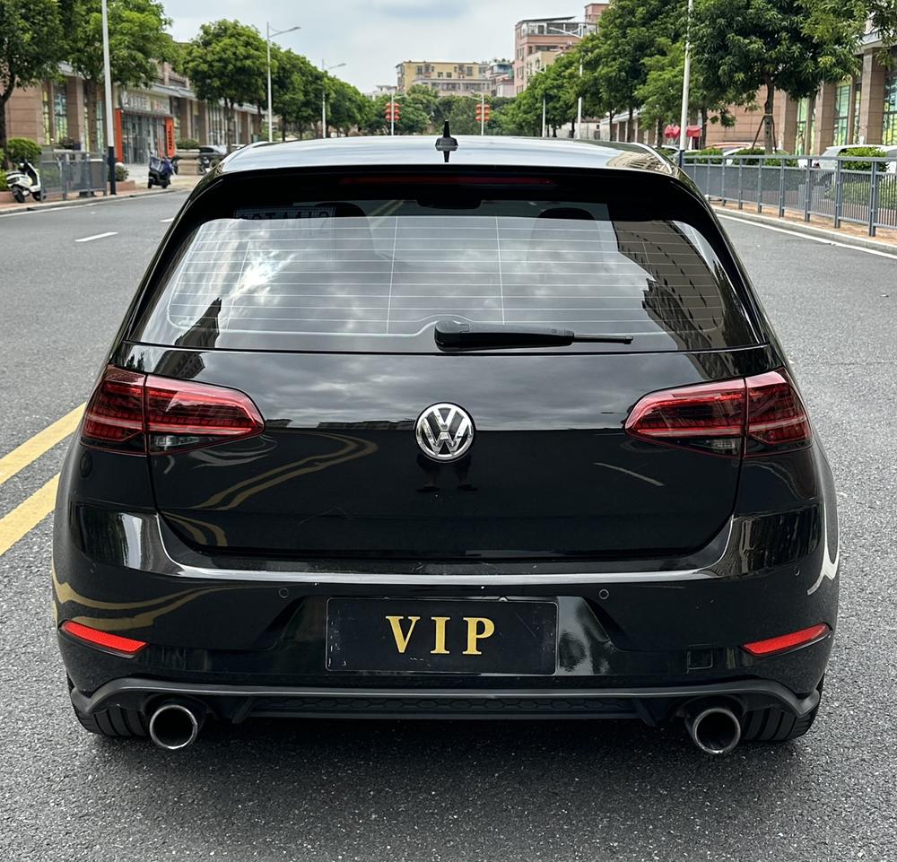 Volkswagen Golf GTI