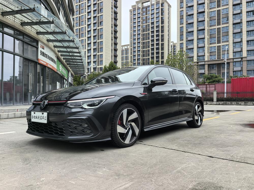 Volkswagen Golf GTI