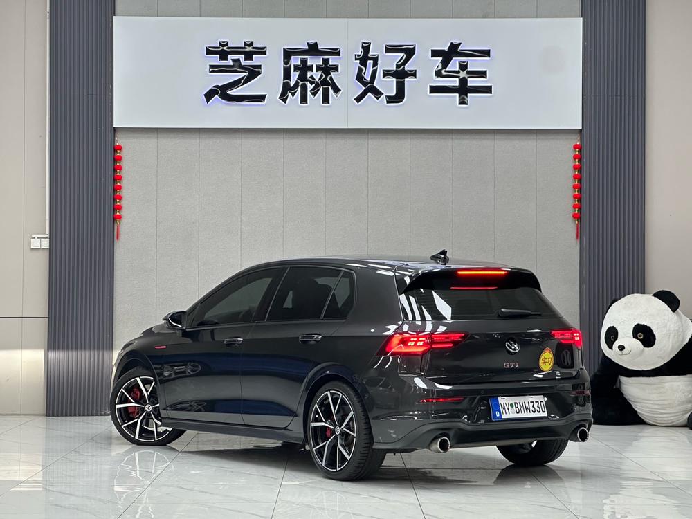 Volkswagen Golf GTI