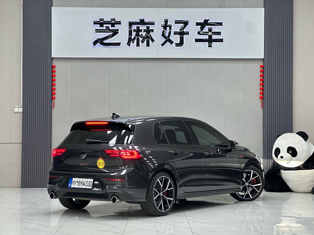 Volkswagen Golf GTI