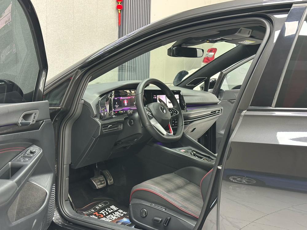 Volkswagen Golf GTI