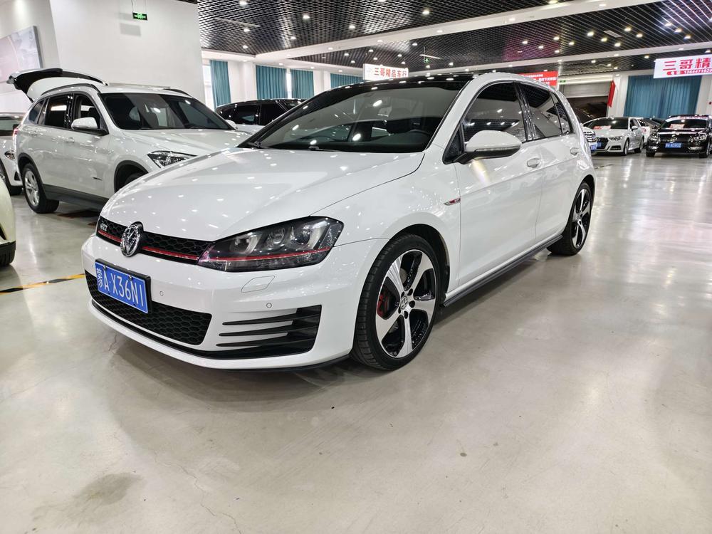 Volkswagen Golf GTI