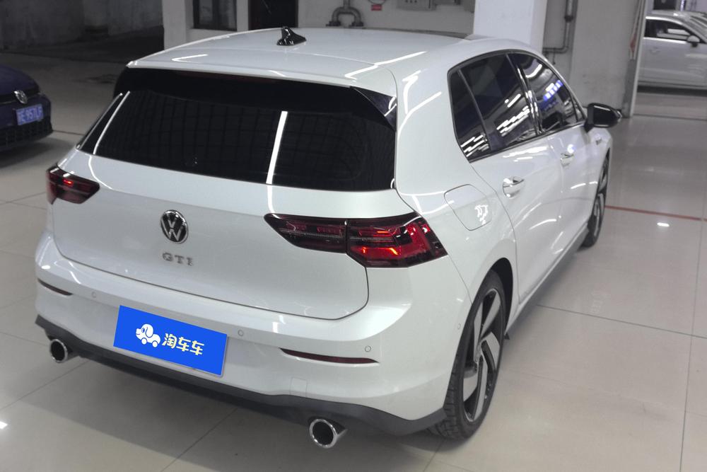 Volkswagen Golf GTI