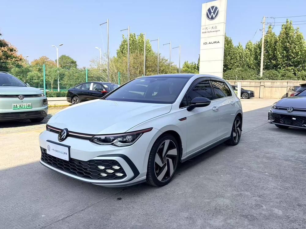 Volkswagen Golf GTI