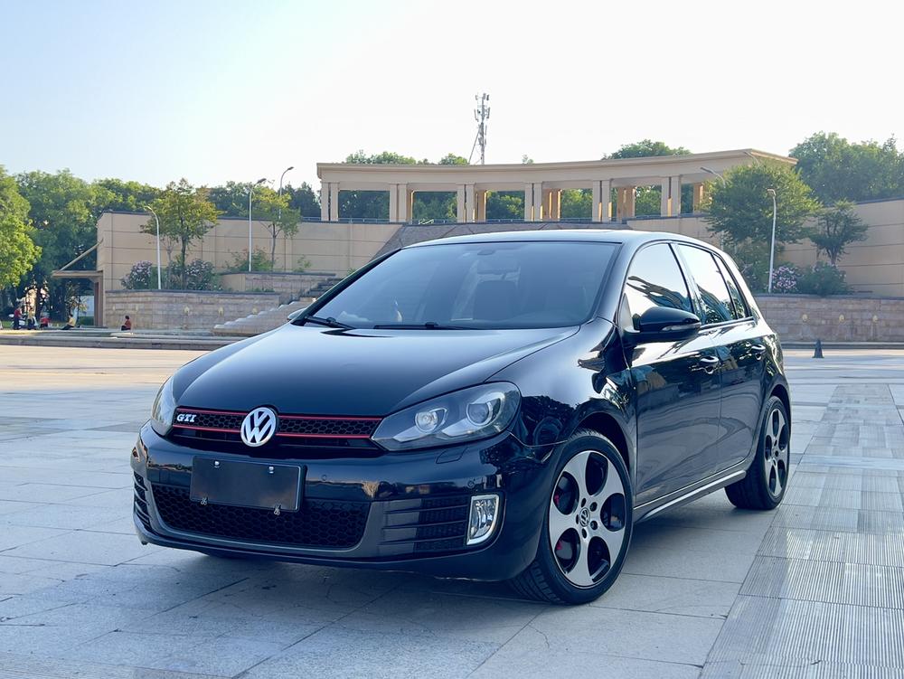 Volkswagen Golf GTI