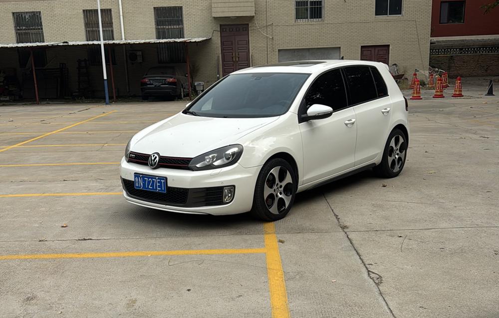 Volkswagen Golf GTI